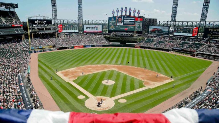 app-Guaranteed-Rate-Field-Chicago-White-Sox-USATSI13002631